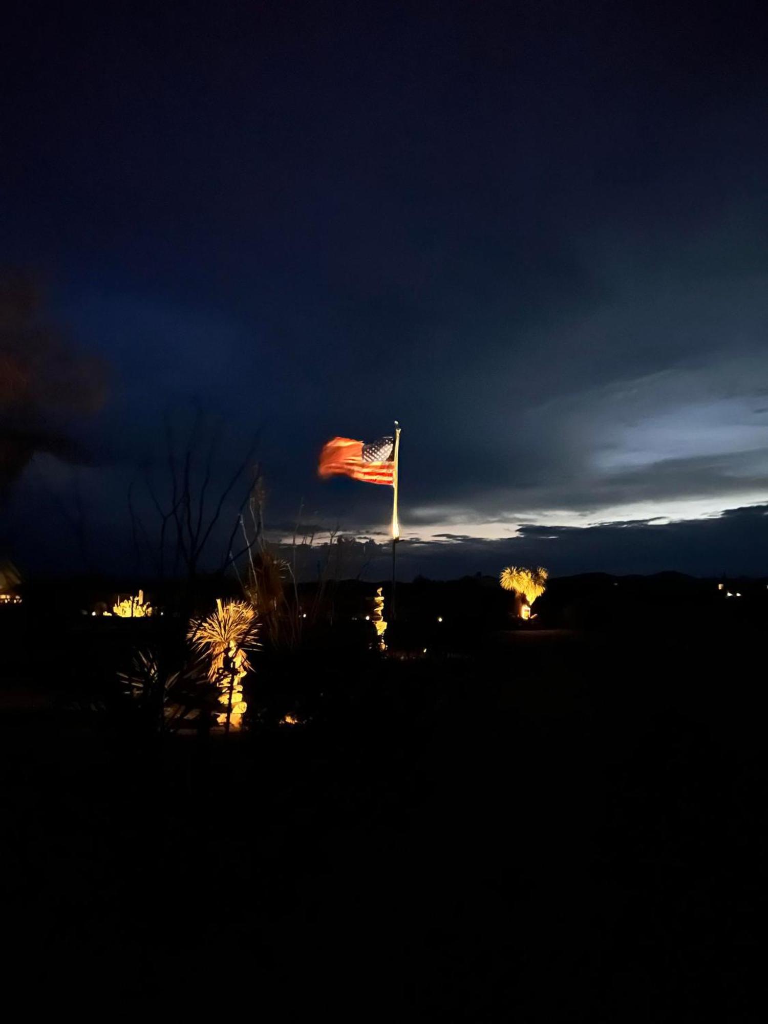 Hole In The Wall Getaway - Usa Mexico Border Bed And Breakfast Columbus Eksteriør bilde