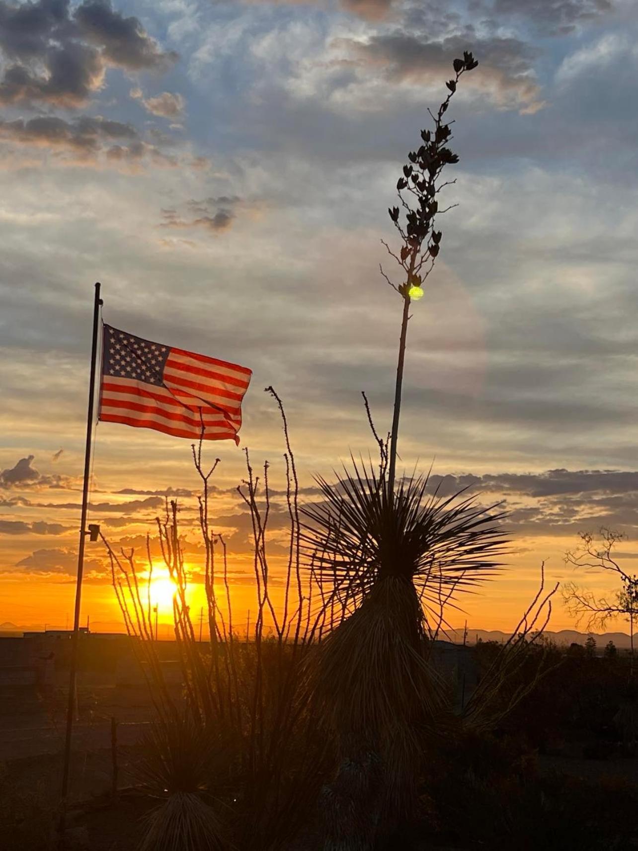 Hole In The Wall Getaway - Usa Mexico Border Bed And Breakfast Columbus Eksteriør bilde